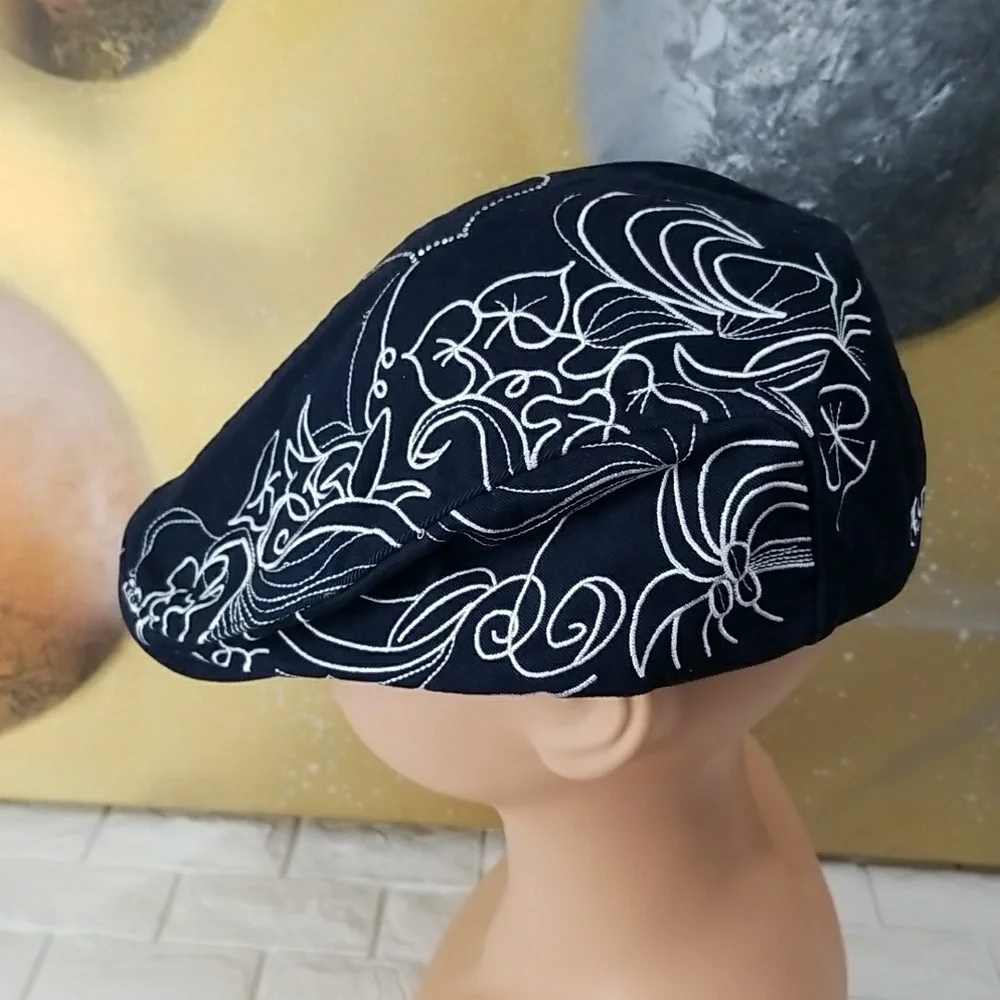 Angelino Embroidered Newsboy Cap - Picture 4 of 6
